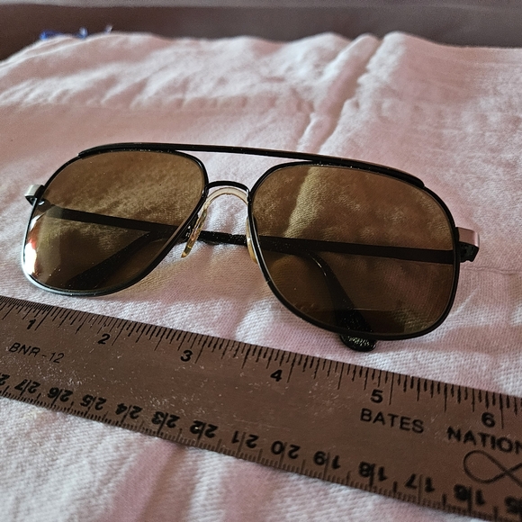 Men's Dark tint Black Sunglasses - Picture 4 of 6